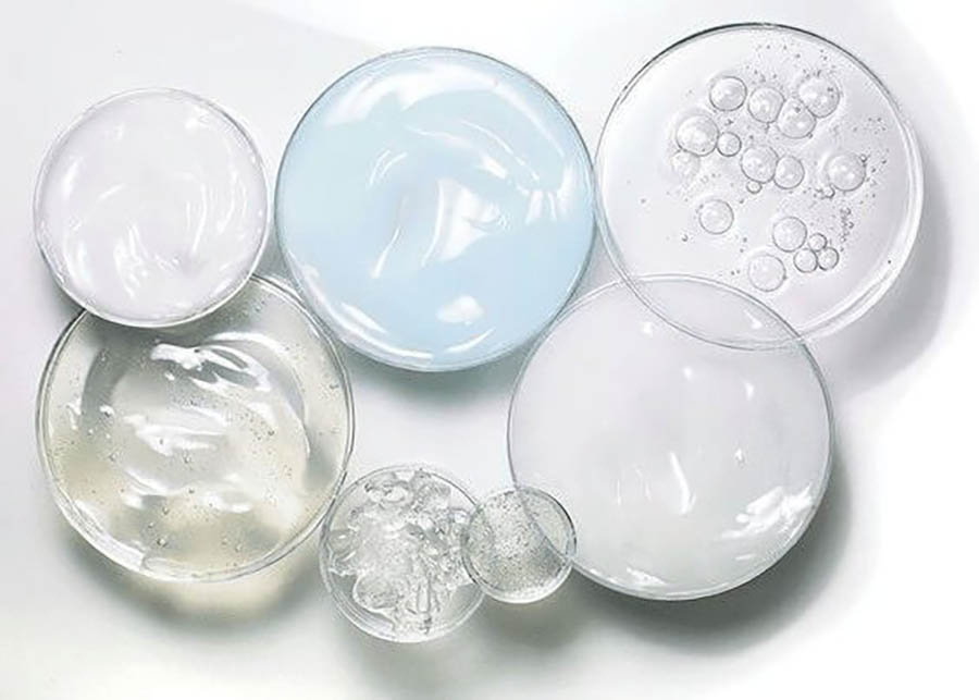Sản phẩm cấp nước thường có dạng gel lỏng, dễ thẩm thấu vào da