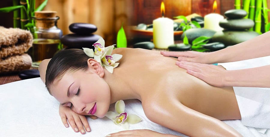 Massage với tinh dầu cây bạc hà có thể giúp tinh thần thêm thư giãn, thoải mái