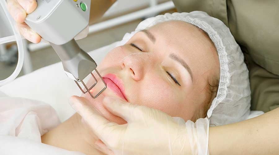 Laser là một trong những phương pháp công nghệ cao có thể giúp tái tạo da