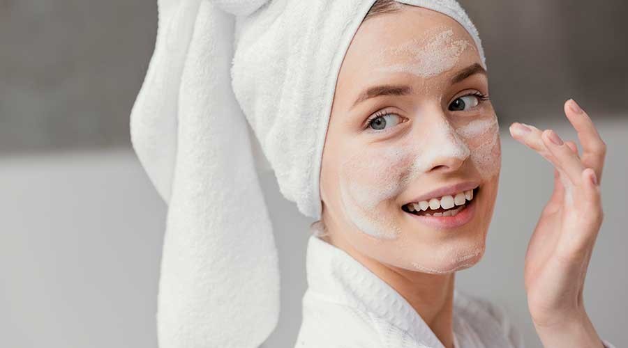 Rửa mặt sạch mỗi ngày mang lại nhiều lợi ích cho làn da