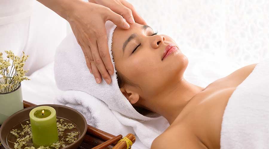Liệu pháp này thường kết hợp thêm việc ấn huyệt, massage thư giãn