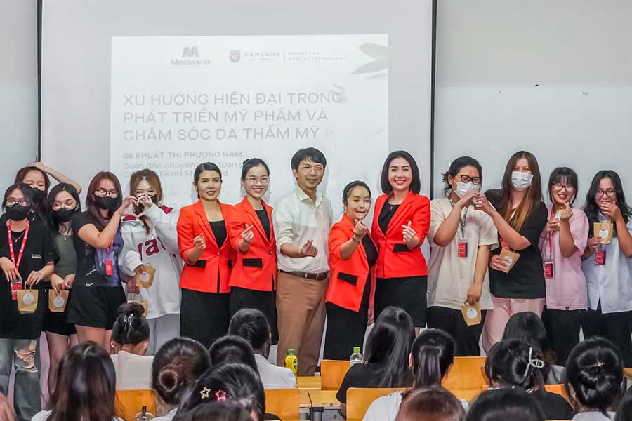 Gặp gỡ tân sinh viên ngành Công nghệ Thẩm mỹ trường Đại học Văn Lang năm 2023 - 13