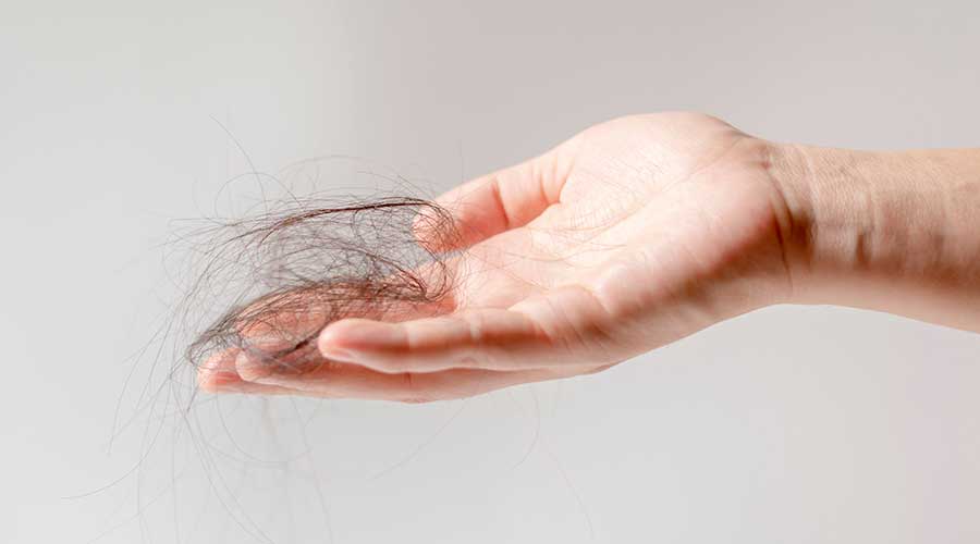 Thói quen sinh hoạt không lành mạnh là nguyên nhân chủ quan chính gây nên tình trạng rụng tóc
