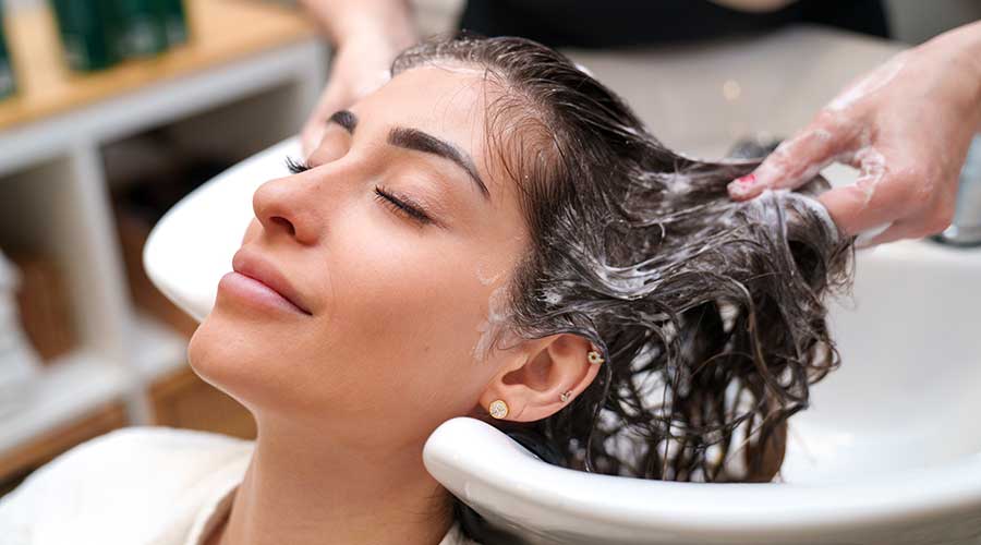 Mái tóc và da đầu sẽ được làm sạch an toàn với các loại dầu gội xả dược liệu