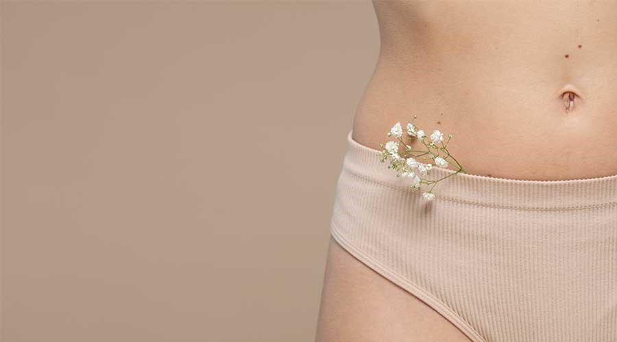 Nên ưu tiên mặc các loại quần lót vừa vặn với chất liệu vải thấm hút tốt