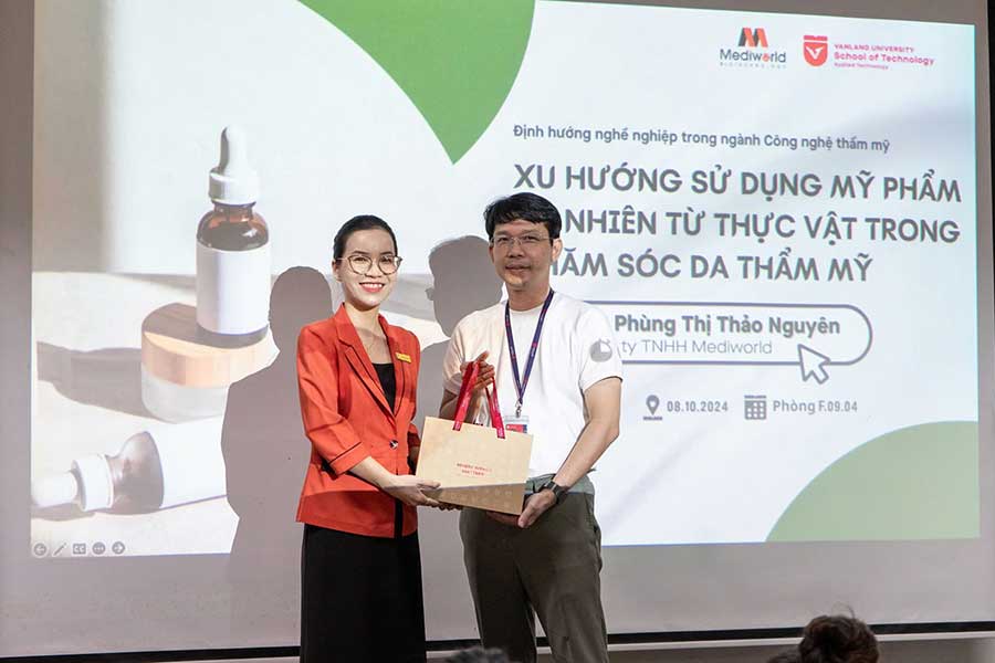 Gặp gỡ tân Sinh viên ngành Công nghệ Thẩm mỹ trường Đại học Văn Lang năm 2024 - 1