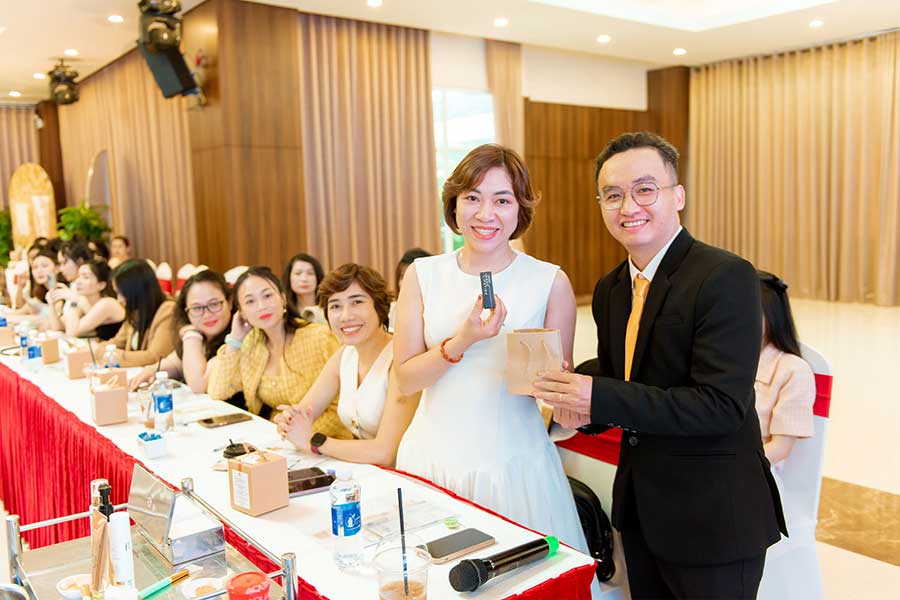 [12.2024] Mediworld Work Shop chuyên đề: “Gold White Luxury – Trắng sáng rạng rỡ” - TN 14