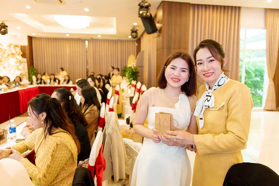 [12.2024] Mediworld Work Shop chuyên đề: “Gold White Luxury – Trắng sáng rạng rỡ” - TN 16