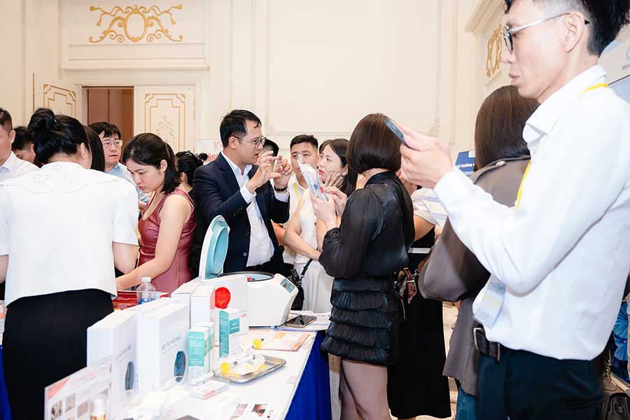 Hà Nội | Hội nghị khoa học về Y học Tái tạo và Công nghệ Tế bào gốc trong Da thẩm mỹ tại trường Đại học VinUni - 20
