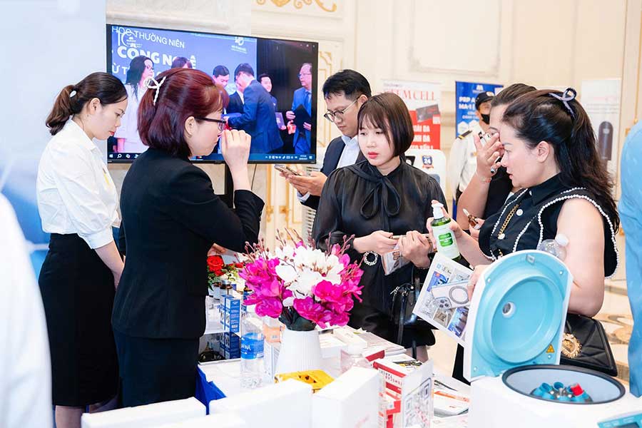 Hà Nội | Hội nghị khoa học về Y học Tái tạo và Công nghệ Tế bào gốc trong Da thẩm mỹ tại trường Đại học VinUni - 23