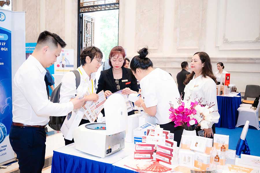 Hà Nội | Hội nghị khoa học về Y học Tái tạo và Công nghệ Tế bào gốc trong Da thẩm mỹ tại trường Đại học VinUni - 25