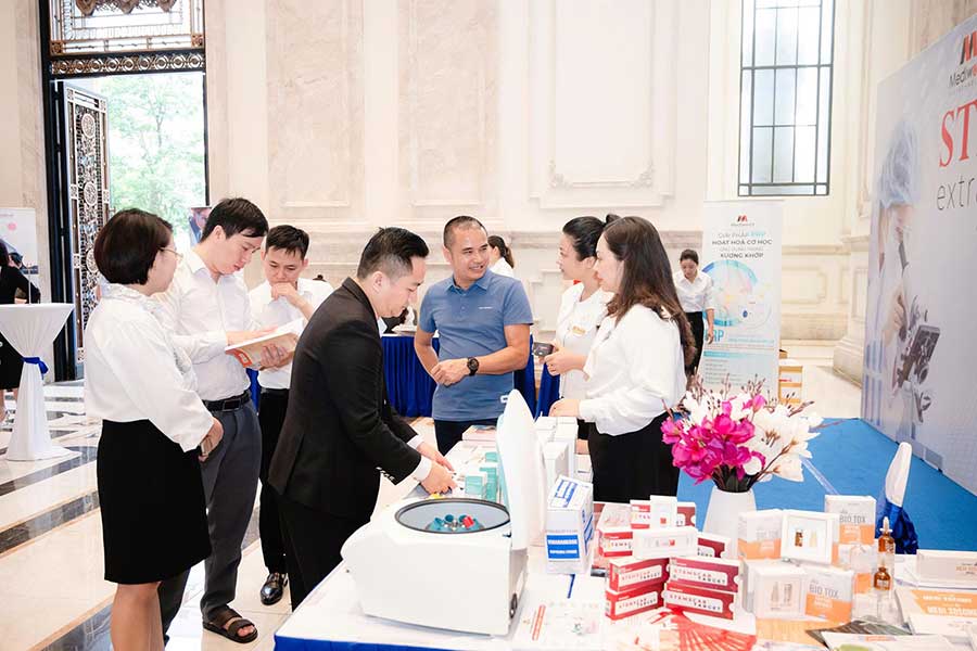 Hà Nội | Hội nghị khoa học về Y học Tái tạo và Công nghệ Tế bào gốc trong Da thẩm mỹ tại trường Đại học VinUni - 27