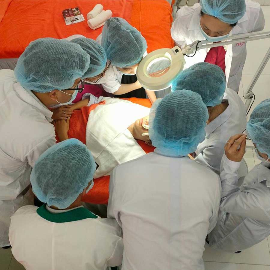 Lớp Hand In Hand