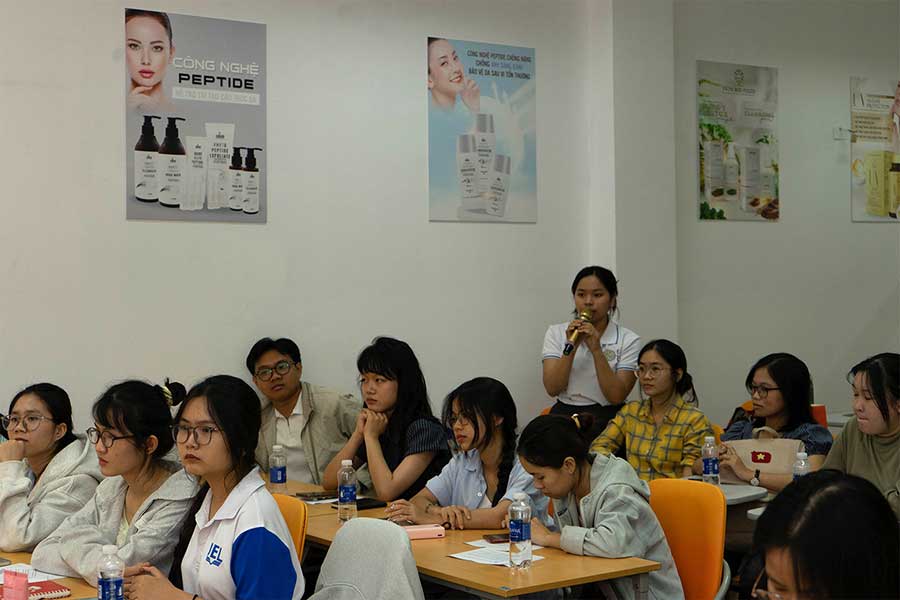 Chương trình kiến tập dành cho Sinh viên Đại học Kinh Tế - Luật chuyên ngành Marketing - 12