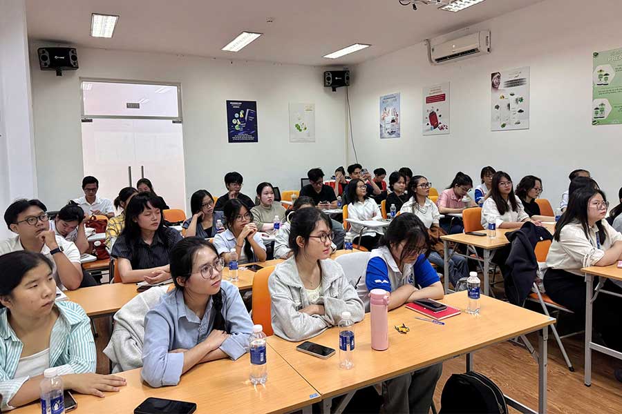 Chương trình kiến tập dành cho Sinh viên Đại học Kinh Tế - Luật chuyên ngành Marketing - 13
