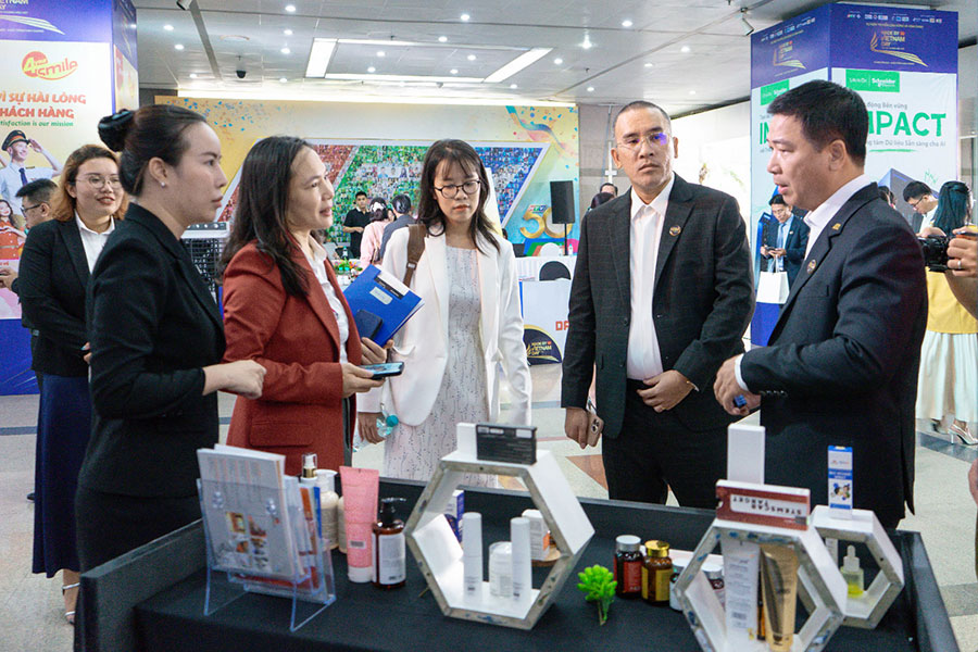 Made By VietNam Day 2025 | Sự kiện Truyền cảm hứng và Vinh danh “Dấu ấn Thương hiệu Việt” - 5