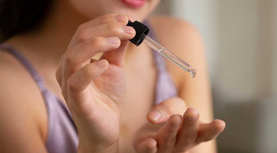 Ngoài ra còn hỗ trợ dưỡng sáng và thu nhỏ lỗ chân lông