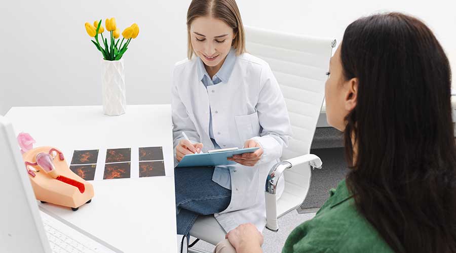 Nếu cơn đau dữ dội kéo dài không giảm, bạn nên gặp bác sĩ để được thăm khám sớm