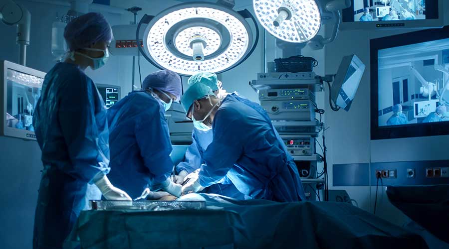 Y học tái tạo được đánh giá mang lại hiệu quả toàn diện và bền vững, còn Y học truyền thống có thể giúp tác động nhanh, phù hợp trong cấp cứu