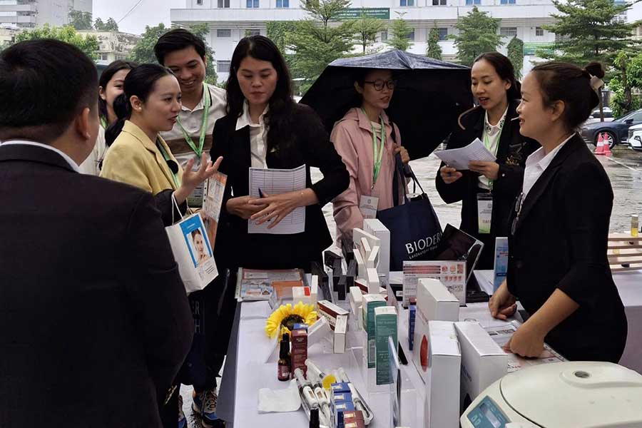 Hà Nội | Hội nghị Khoa học chuyên ngành Da liễu và Bỏng Bệnh viện Bạch Mai lần II năm 2025 - 8