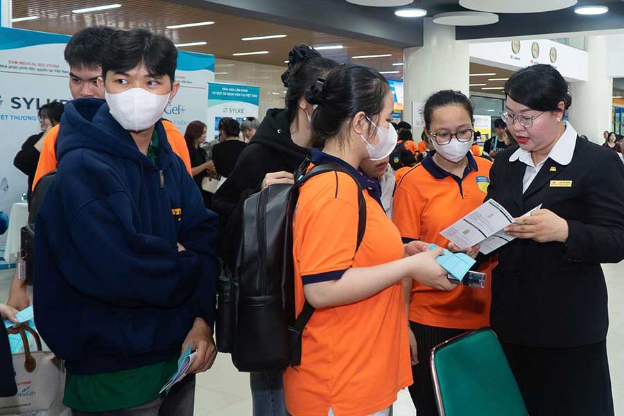 Ngày hội Phát triển Sản phẩm và Kết nối Doanh nghiệp lần 9 tại trường đại học HUTECH - 16