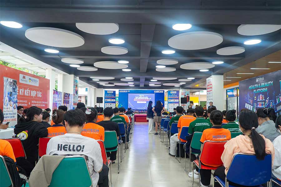 Ngày hội Phát triển Sản phẩm và Kết nối Doanh nghiệp lần 9 tại trường đại học HUTECH - 3