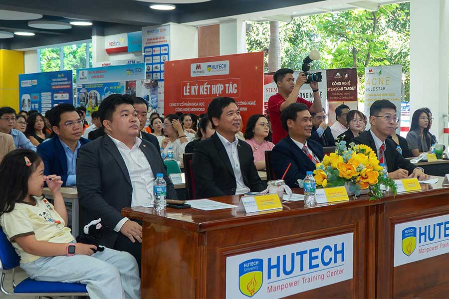 Ngày hội Phát triển Sản phẩm và Kết nối Doanh nghiệp lần 9 tại trường đại học HUTECH - 5