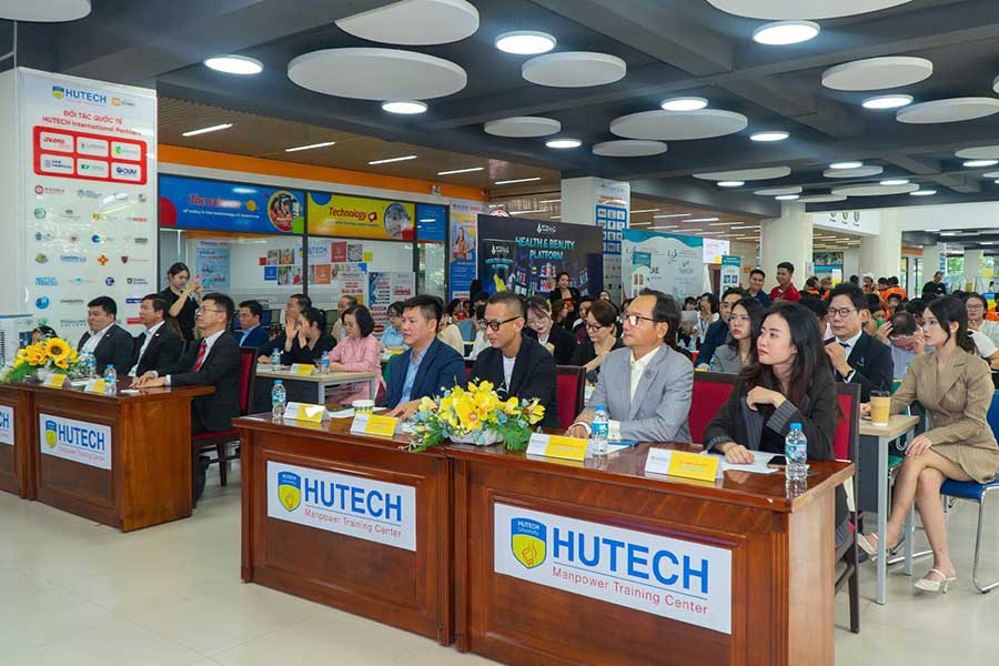 Ngày hội Phát triển Sản phẩm và Kết nối Doanh nghiệp lần 9 tại trường đại học HUTECH - 7