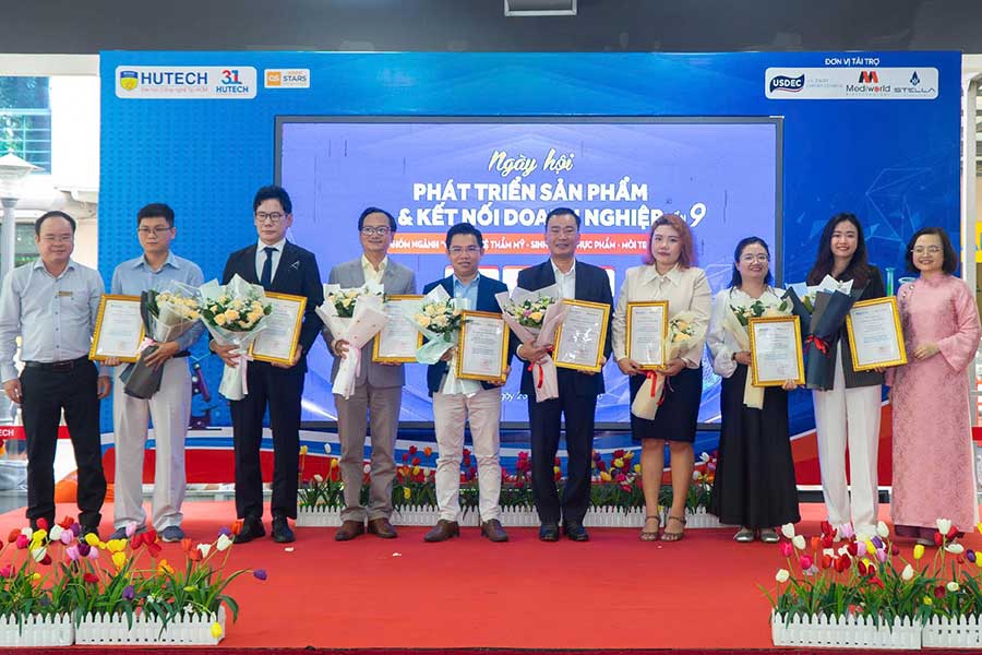 Ngày hội Phát triển Sản phẩm và Kết nối Doanh nghiệp lần 9 tại trường đại học HUTECH - 9