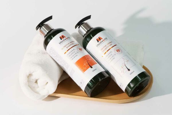 Bộ đôi kem xả Nutritive Herbal Conditioner và dầu gội Nutritive Herbal Shampoo giúp chăm sóc mái tóc và da đầu toàn diện