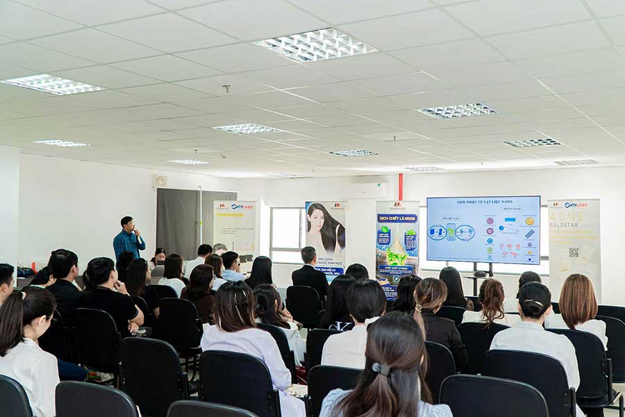 Chương trình cập nhật kiến thức và trực quan tại Trung tâm Nghiên cứu Triển khai Khu Công nghệ cao Tp. HCM - 2