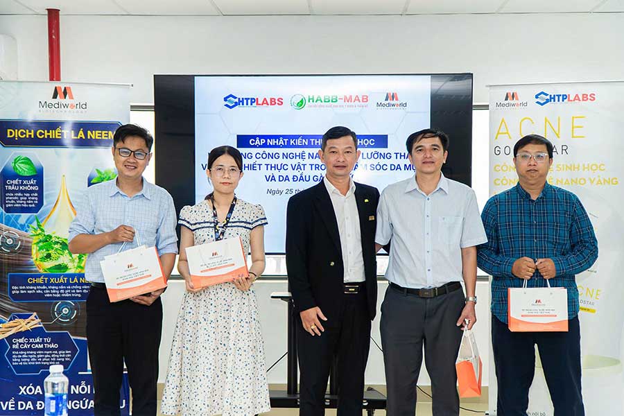 Chương trình cập nhật kiến thức và trực quan tại Trung tâm Nghiên cứu Triển khai Khu Công nghệ cao Tp. HCM - 3