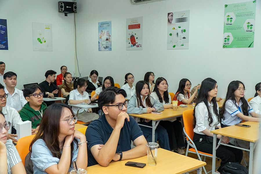 Chương trình kiến tập dành cho Sinh viên Đại học Kinh Tế - Luật chuyên ngành Quản trị Kinh doanh - 4
