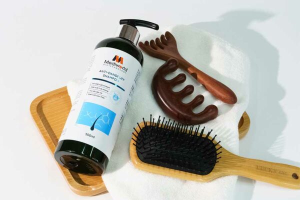 Dầu gội Anti-Dandruff Shampoo có thể sử dụng tại nhà hoặc ứng dụng vào các quy trình chăm sóc tóc và da đầu chuyên nghiệp