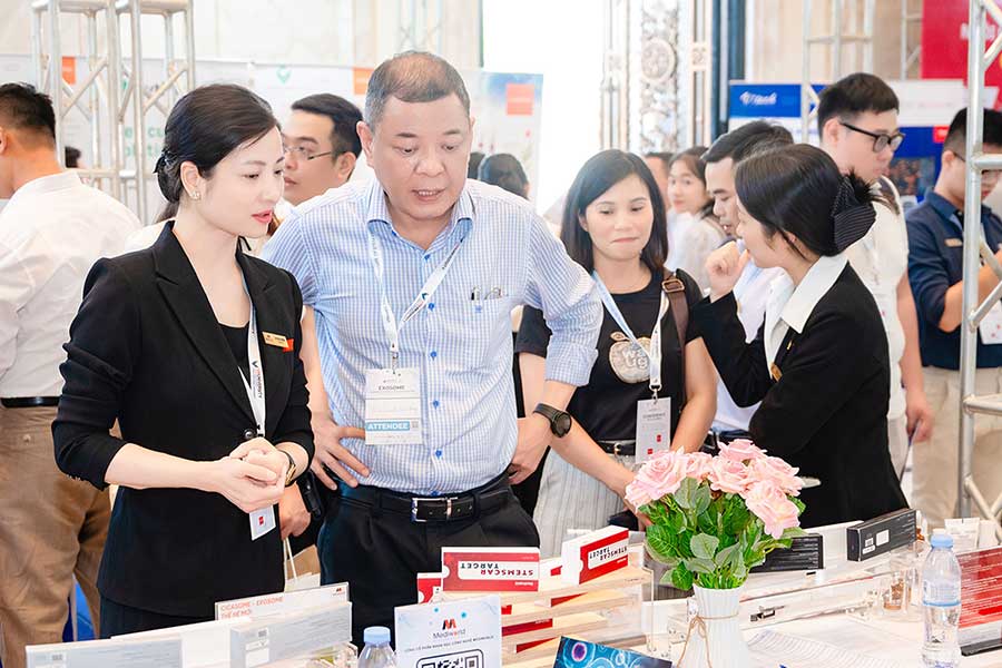 Hà Nội | Hội nghị Khoa học “Ứng dụng Exosome trong Chẩn đoán, Điều trị và Y học thẩm mỹ” tại Đại học VinUniversity - 10
