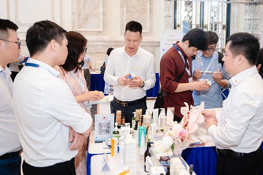 Hà Nội | Hội nghị Khoa học “Ứng dụng Exosome trong Chẩn đoán, Điều trị và Y học thẩm mỹ” tại Đại học VinUniversity - 12