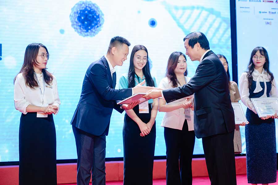 Hà Nội | Hội nghị Khoa học “Ứng dụng Exosome trong Chẩn đoán, Điều trị và Y học thẩm mỹ” tại Đại học VinUniversity - 18