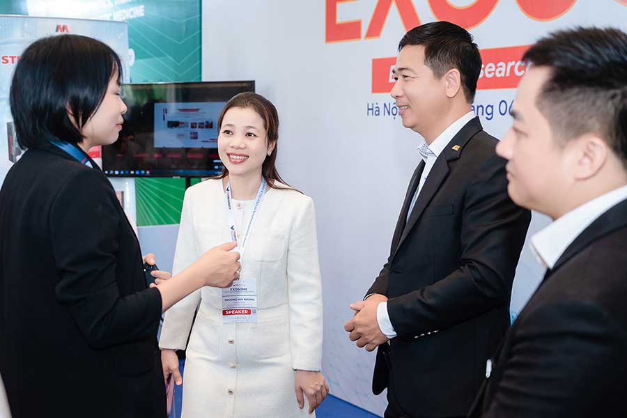 Hà Nội | Hội nghị Khoa học “Ứng dụng Exosome trong Chẩn đoán, Điều trị và Y học thẩm mỹ” tại Đại học VinUniversity - 19
