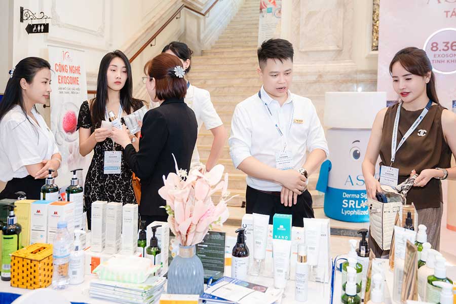 Hà Nội | Hội nghị Khoa học “Ứng dụng Exosome trong Chẩn đoán, Điều trị và Y học thẩm mỹ” tại Đại học VinUniversity - 4