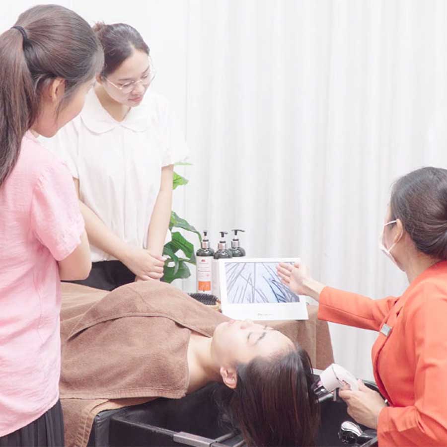 Kỹ thuật gội đầu cho da đầu gàu và ngứa