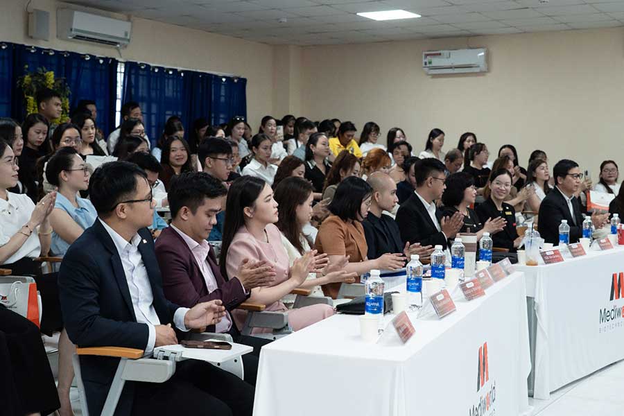 [Cần Thơ] Hội thảo Khoa học “Cập nhật Ứng dụng Công nghệ PRP - PRF và Công nghệ Sinh học trong Da liễu - Da thẩm mỹ” - 14