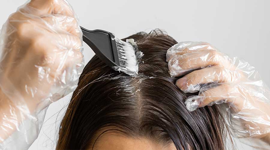 Hạn chế lạm dụng tạo kiểu tóc quá nhiều, thực hiện chế độ ăn uống nghỉ ngơi khoa học để mái tóc được khỏe mạnh từ bên trong