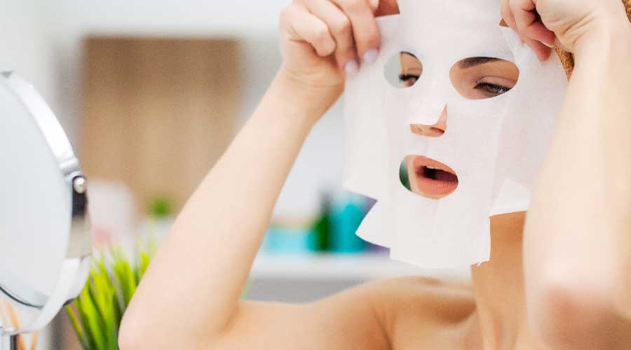 Các hoạt chất như Glycerin, Ceramide, Niacinamide cũng được sử dụng phổ biến trong các sản phẩm mặt nạ dưỡng ẩm