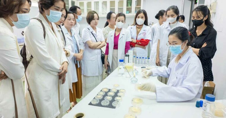 Chương trình cập nhật kiến thức khoa học “Công nghệ Nano Vàng Lưỡng tháp và Dịch chiết Thực vật trong chăm sóc Da mụn - Da đầu gàu và ngứa” tại SHTP Labs