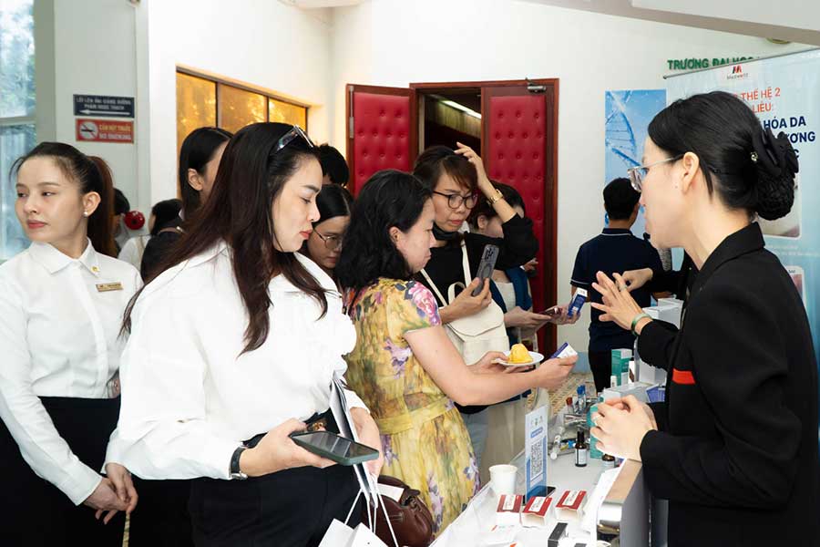 Hội thảo Khoa học “Công nghệ Tế bào gốc & Công nghệ Thẩm mỹ từ nghiên cứu đến ứng dụng lâm sàng” tại trường Đại học Y khoa Phạm Ngọc Thạch - 18