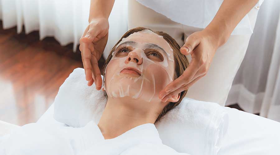 Sử dụng mặt nạ dưỡng ẩm là có thể giúp phục hồi da hiệu quả sau khi ứng dụng các quy trình thẩm mỹ như Laser, Peel,...