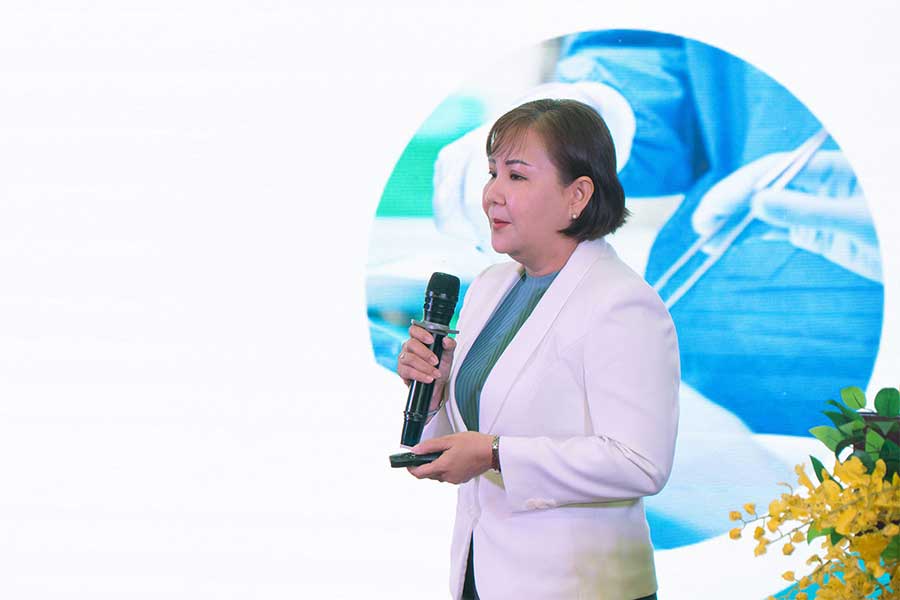 ThS. BS. Nguyễn La Phương Thảo trình bày báo cáo ứng dụng