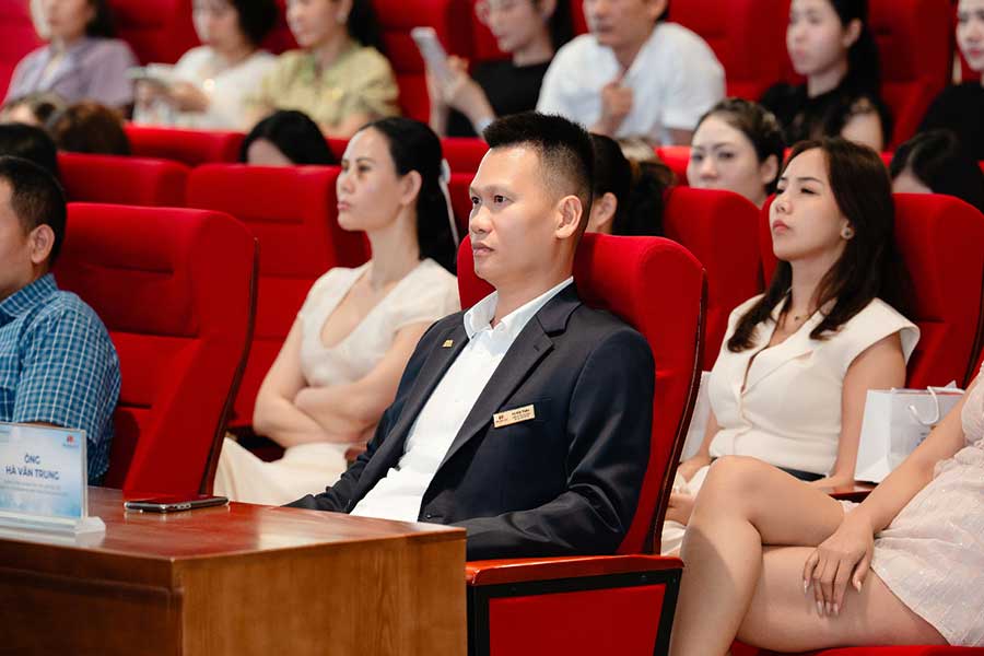 Hà Nội | Hội thảo “Báo cáo cập nhật Ứng dụng Công nghệ PRP – PRF và Công nghệ Sinh học trong Da Liễu – Da thẩm mỹ” tại Bệnh viện Đại học Phenikaa - 24