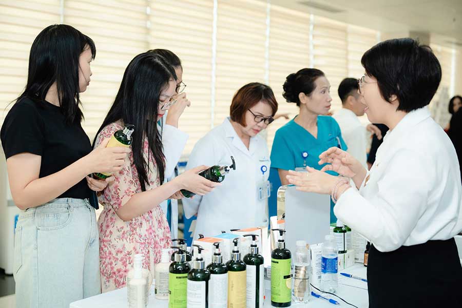 Hà Nội | Hội thảo “Báo cáo cập nhật Ứng dụng Công nghệ PRP – PRF và Công nghệ Sinh học trong Da Liễu – Da thẩm mỹ” tại Bệnh viện Đại học Phenikaa - 26