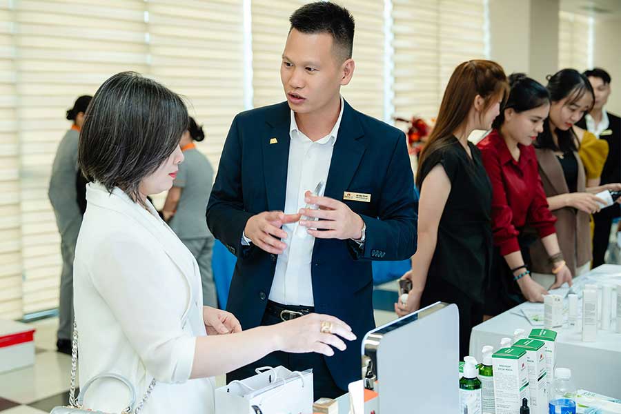 Hà Nội | Hội thảo “Báo cáo cập nhật Ứng dụng Công nghệ PRP – PRF và Công nghệ Sinh học trong Da Liễu – Da thẩm mỹ” tại Bệnh viện Đại học Phenikaa - 32